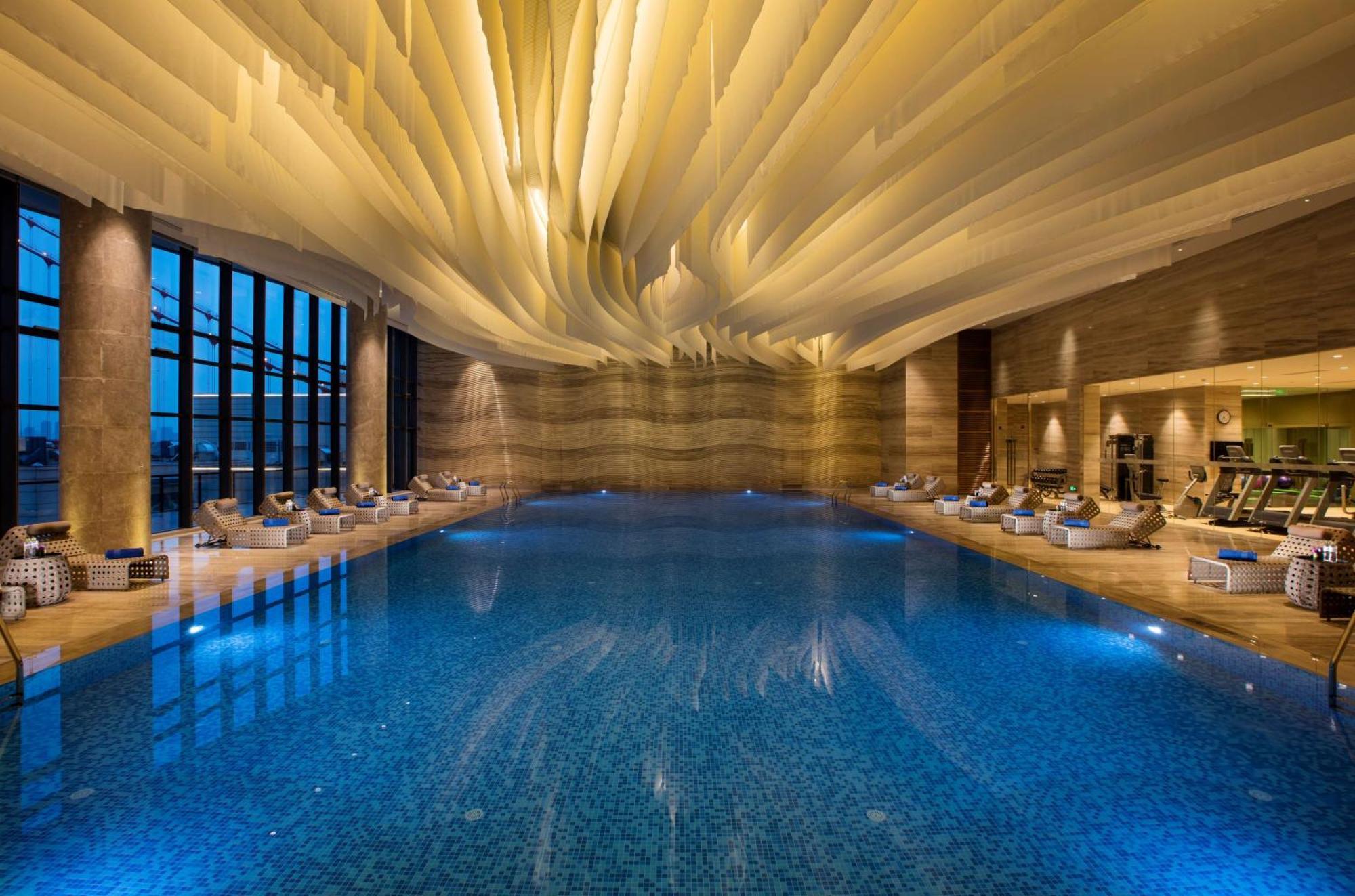 Hilton Wuhan Yangtze Riverside Exterior photo